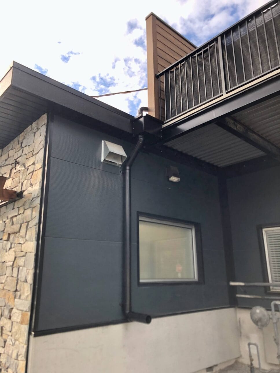 collector box with 4" downspout